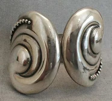 Los Castillo Double Curl Bracelet with Graduated Dots