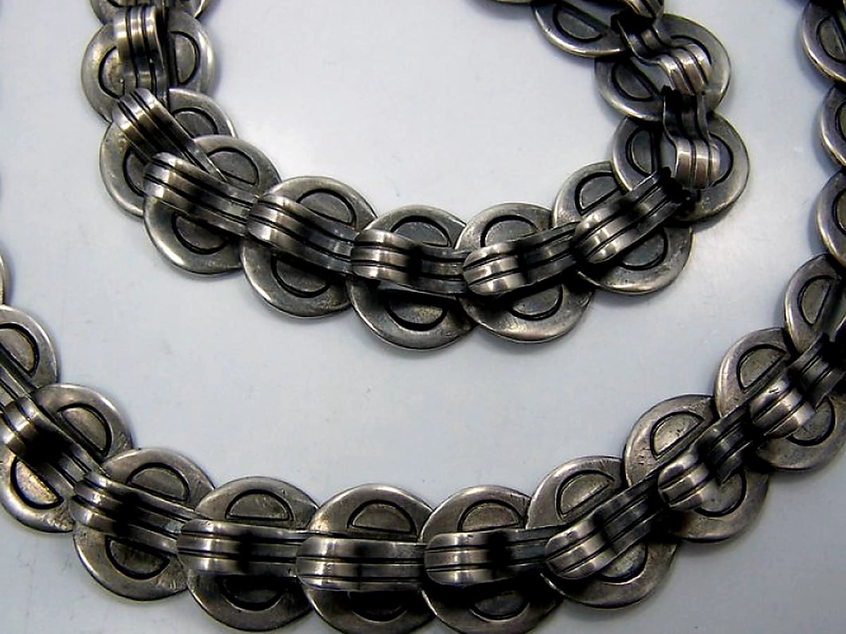 Héctor Aguilar Incised Clipped-“Coin” Link Necklace