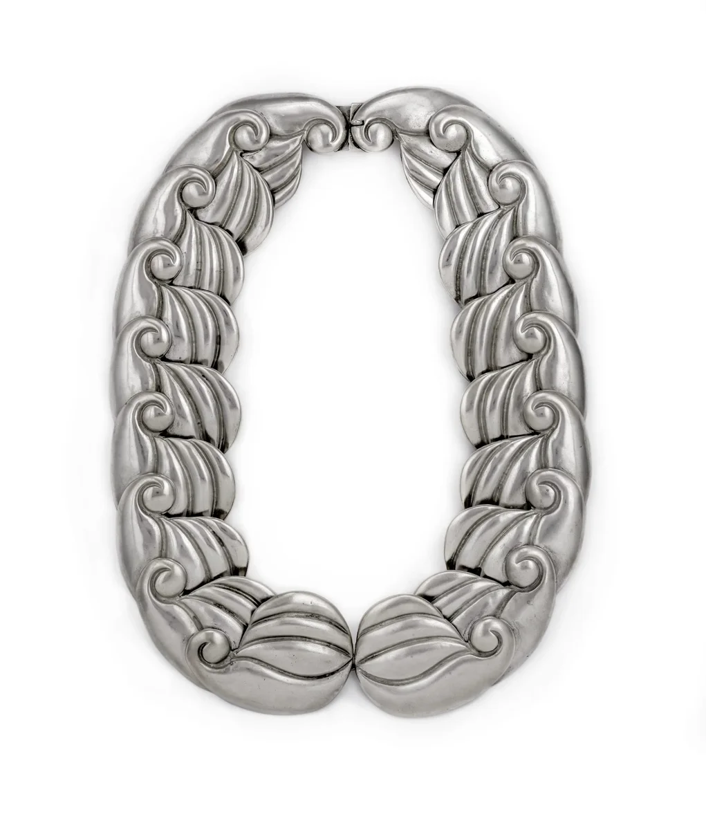 Large Shell Necklace (Collar con conchas grandes)