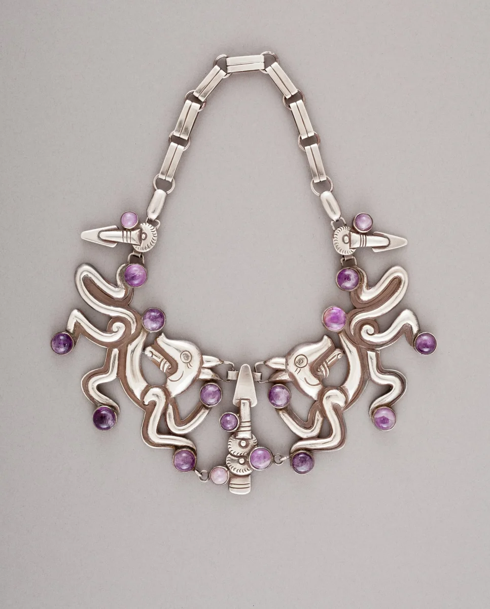 Double-Jaguar Necklace (Collar con jaguares enfrentados)