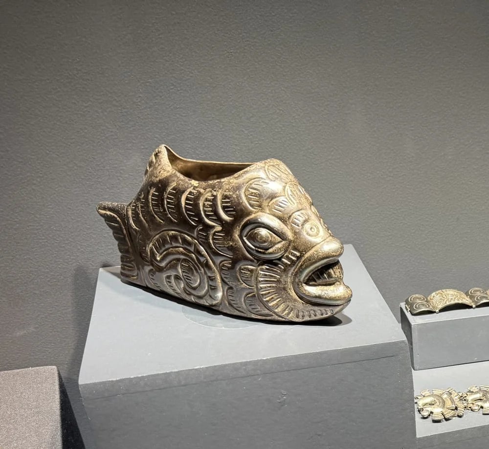 Florero pez (fish vase)