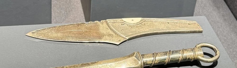 Cuchillo para queso (cheese knife)