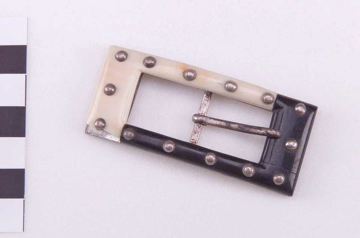 Belt buckle