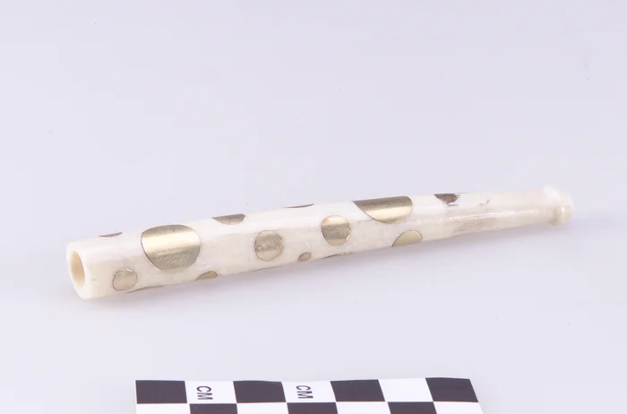 Cigarette holder
