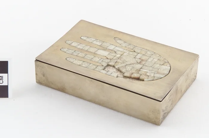 Cigarette case