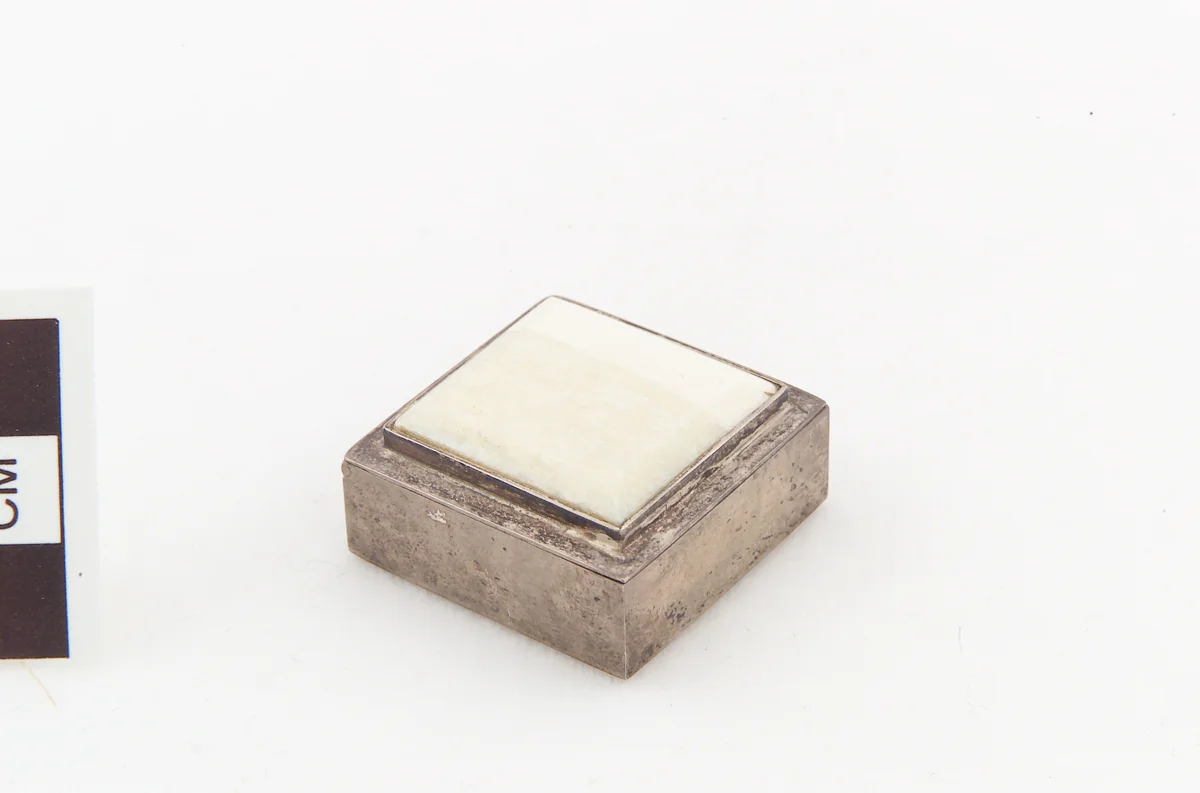 Pill box with cover