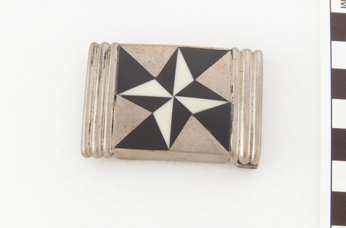 Belt buckle