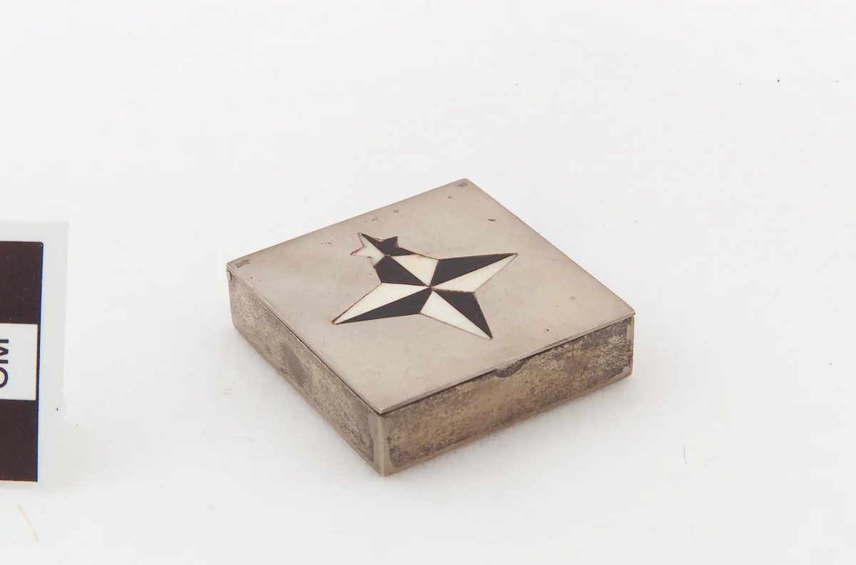 Pill box with cover