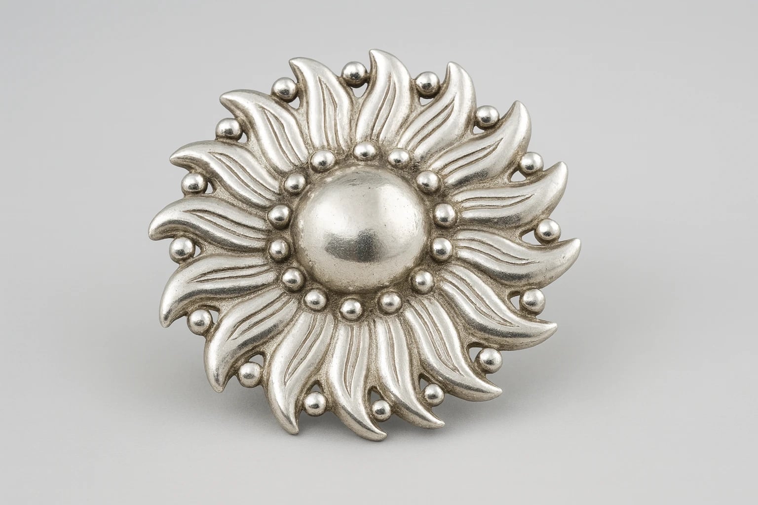 Héctor Aguilar Onyx Sunflower Brooch