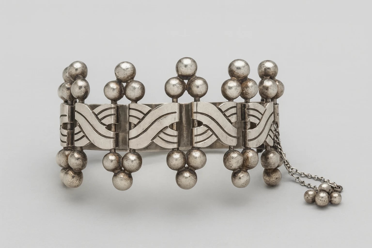 Héctor Aguilar Waveform Chain-Link Bracelet with Small Spheres