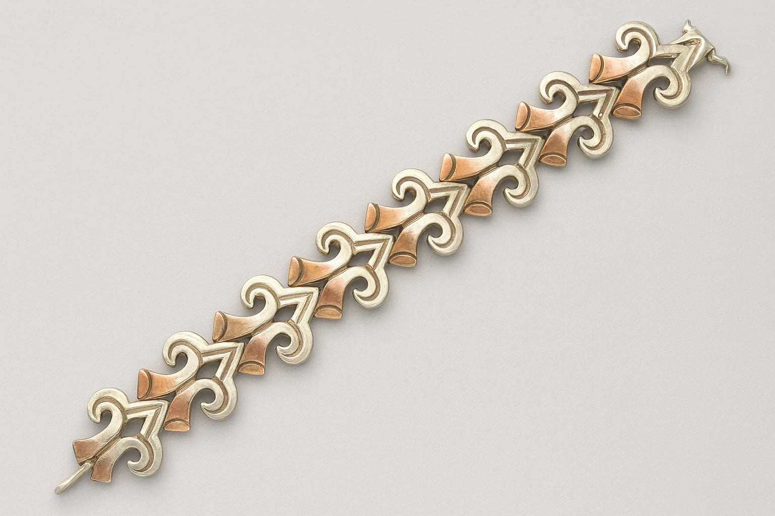 J. Flores Scroll Link Bracelet