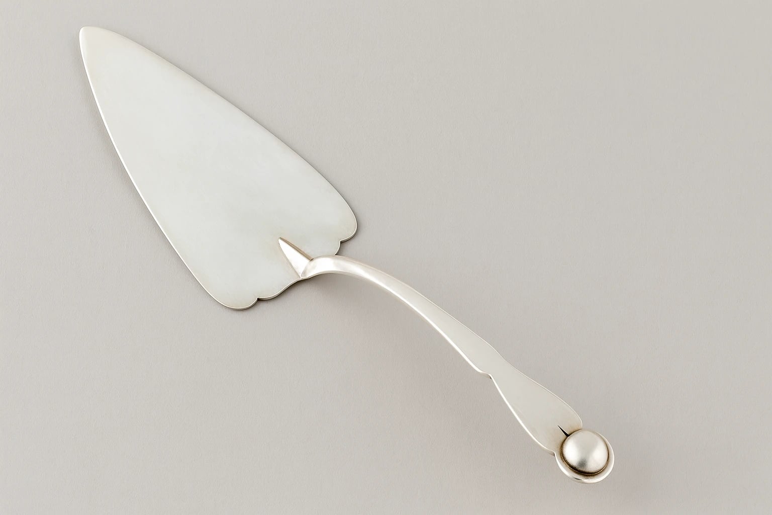 William Spratling Flattened Ball Pie Server