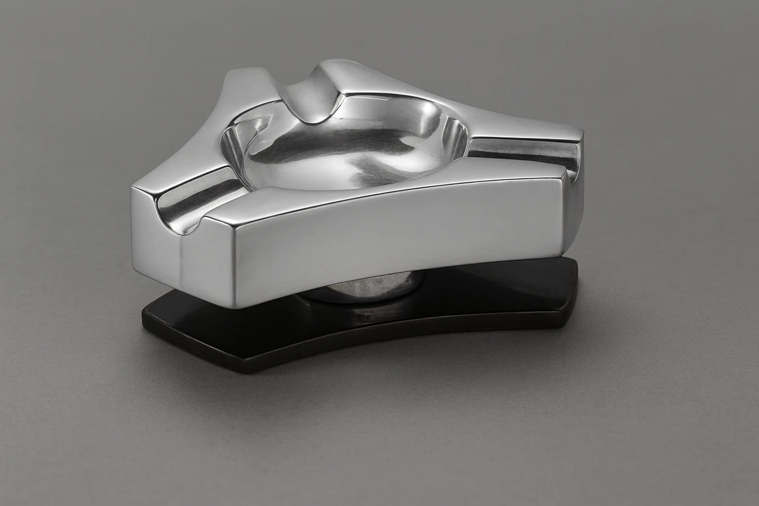 William Spratling Handsome Heavy Small Tri-Form Ashtray